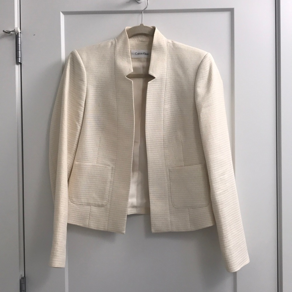 Like new - Calvin Klein size 6 open blazer